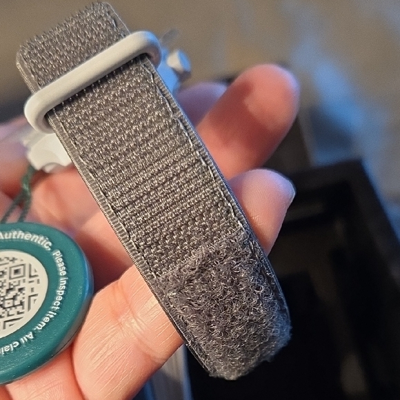 Omega Speedmaster with Red and Gray Accents - Picture 4 of 16